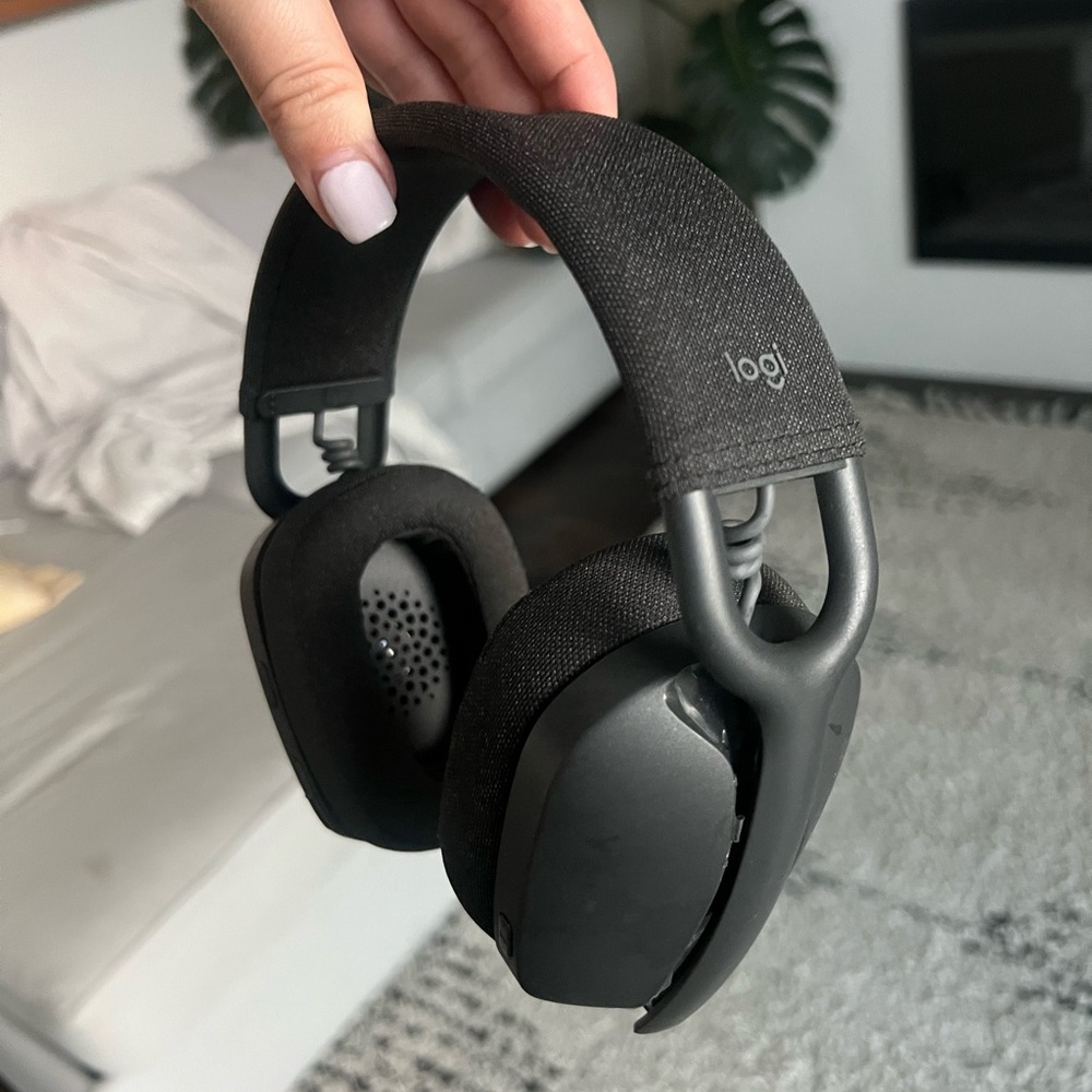 Logitech Wireless headphones w mic ZONE VIBE 100
